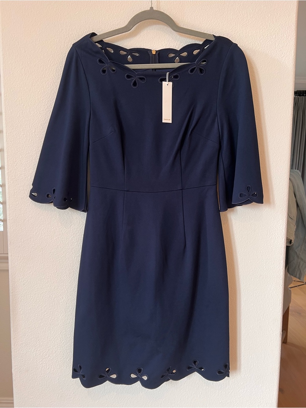 Trina Turk Navy Scallop Cutout Ponte Knit Dress 2 NWT